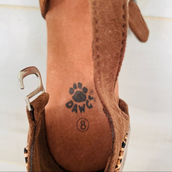 Dawgs NWOT Vegan Snakeskin Print Ankle Strap Wedge Sandals Sz 8 Brown - Picture 8 of 10